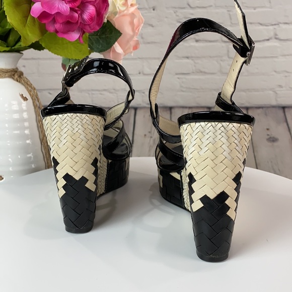 COLE HANN Black Patent Leather w/Cream/Off-White Leather Weave Wedges - Picture 5 of 17